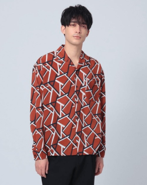 tk.TAKEO KIKUCHIのえんじの幾何学模様のシャツ